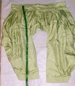 Silky Suith Pathani