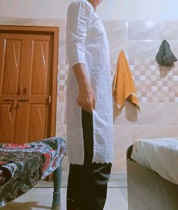 White Embroidered Kurta