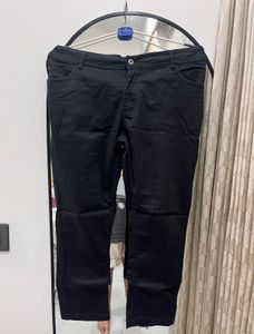 MAX Cropped Pants