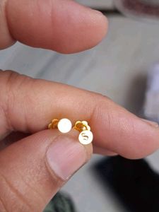 Beautiful New Shaining Stone Flower Studs