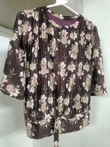 A pretty floral Top