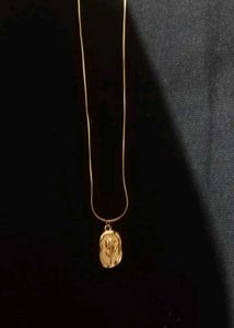 Gold Tone Floral Pendant Necklace