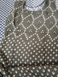 Beautiful Badni Print Kurta With Plain Pant