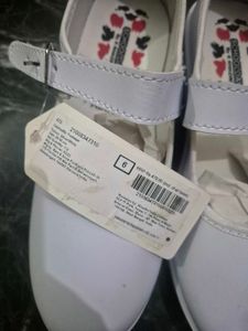 Brand New Senior Girl School Shoe In Size 6