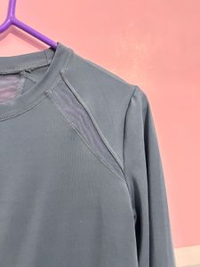 Athleta Gray Long Sleeve Top