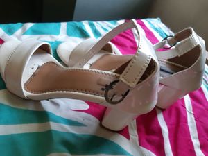 WHITE BLOCK HEELS