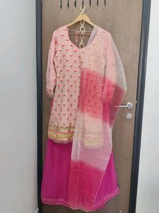 Elegant Pink Embroidered Kurta