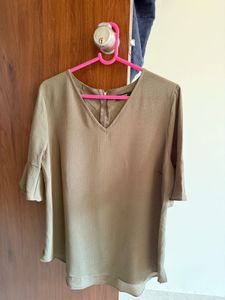 Green Textured Top Flare Sleeve