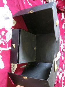kcaSurprise Gift BOX ...black Colour..not Use