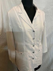 Dickies Women’s White Medical Lab Coat.
