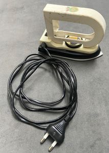 Foldable Travel Iron