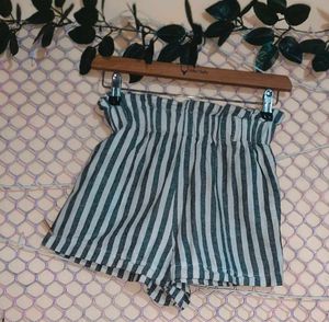 Size 24🎁Buy 2 Get 1 Free 🎁Striped Shorts