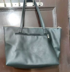 Beige and Black Shoulder Bag, 🥰 Condition 👍