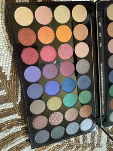 Revolution Ultra Eyeshadow Palette