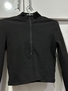 Ribbed Crop Top Black Zip Up