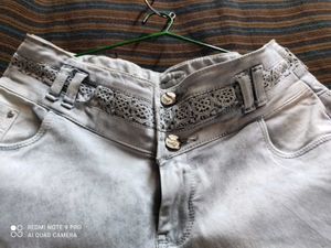 Gray Wash Jeans with Lace Detail , It Stretchable