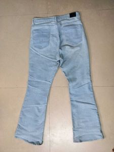 Light Wash Flare Jeans - Retro Style