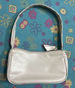 Elegant Off-White Shoulder Bag