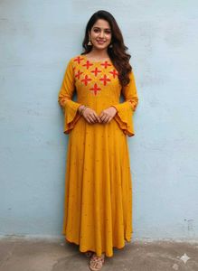 Elegant Yellow Embroidered Kurta
