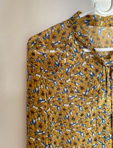 Floral Print Tie Neck Top