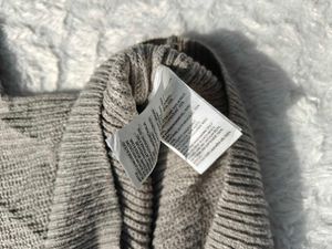 H&amp;M Gray Knit Cropped Sweater