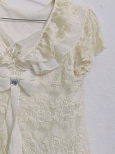 🌸 Elegant Cream Lace Top 🌸