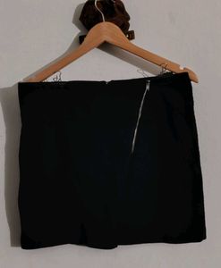 French Black Mini Skirt with Zipper Detail