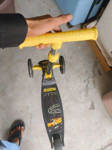 Kids 3-Wheel Scooter - Black &amp; Yellow
