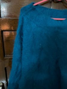 a beautiful teal colour top