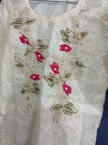 Off White Kurti With Dupatta