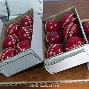 Red Session Cricket Balls With Perfact Finishing