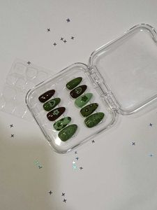 Forest Bloom – Handmade Press-On Nail Set