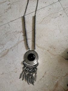 Silver Tone Pendant Necklace