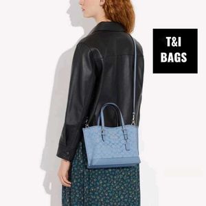 COACH SIGNATURE TOTE
