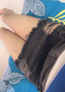 Charcoal Hnm ripped skirt