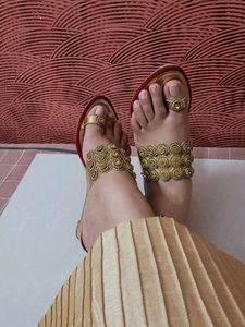 Embellished Toe Ring Sandals