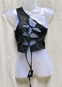 11226. SEXY CUTOUTS TOP