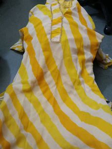 Stylish lehriya Kurta with skirt