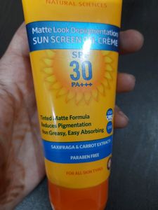 VLCC Natural Sciences Sunscreen