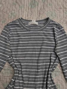 FOREVER 21  Striped Long Sleeve Top