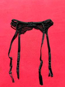 Lounge Kylie Garter Belt (XS) ✨