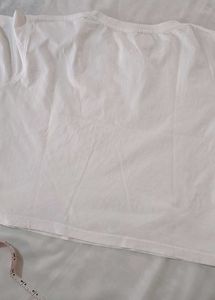 Kaleshi Aurat Graphic Tee