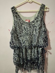 Floral Print Sleeveless Top