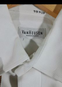 100% Cotton Van Heusen White Shirt With Texture