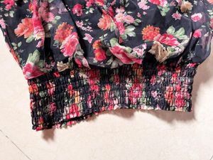 Very pretty Floral Crop Top