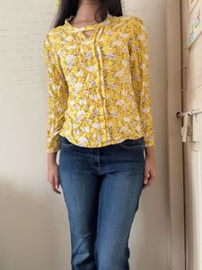 Floral yellow feminine top