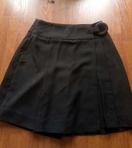 Chic Black Skirt