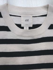 H&amp;M White sweater With Black Strips