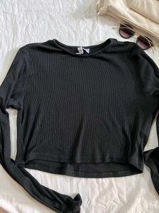 Full Sleeves Black Fitted Crop Top