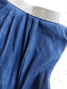 GLITTERY BLUE TOP🎀